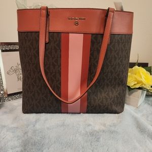 NWT Michael kors 2 Tone Pink/Berry Brown Monogram Tote
